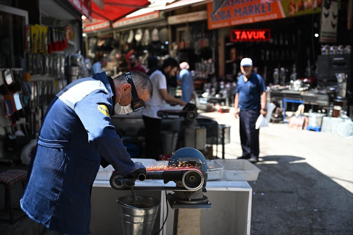Kurban bayramı öncesi son hazırlıklar... Bıçaklar bileniyor