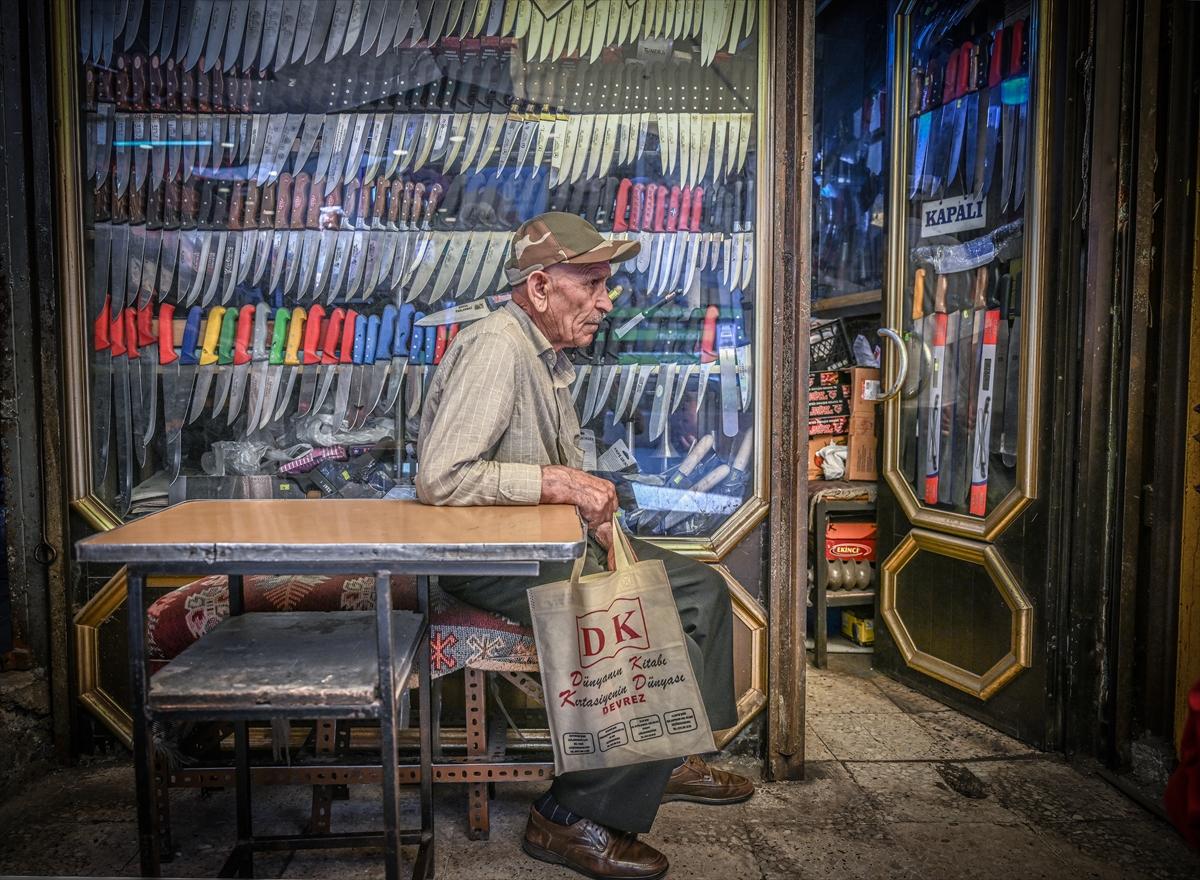 Kurban bayramı öncesi son hazırlıklar... Bıçaklar bileniyor