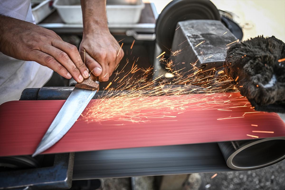 Kurban bayramı öncesi son hazırlıklar... Bıçaklar bileniyor
