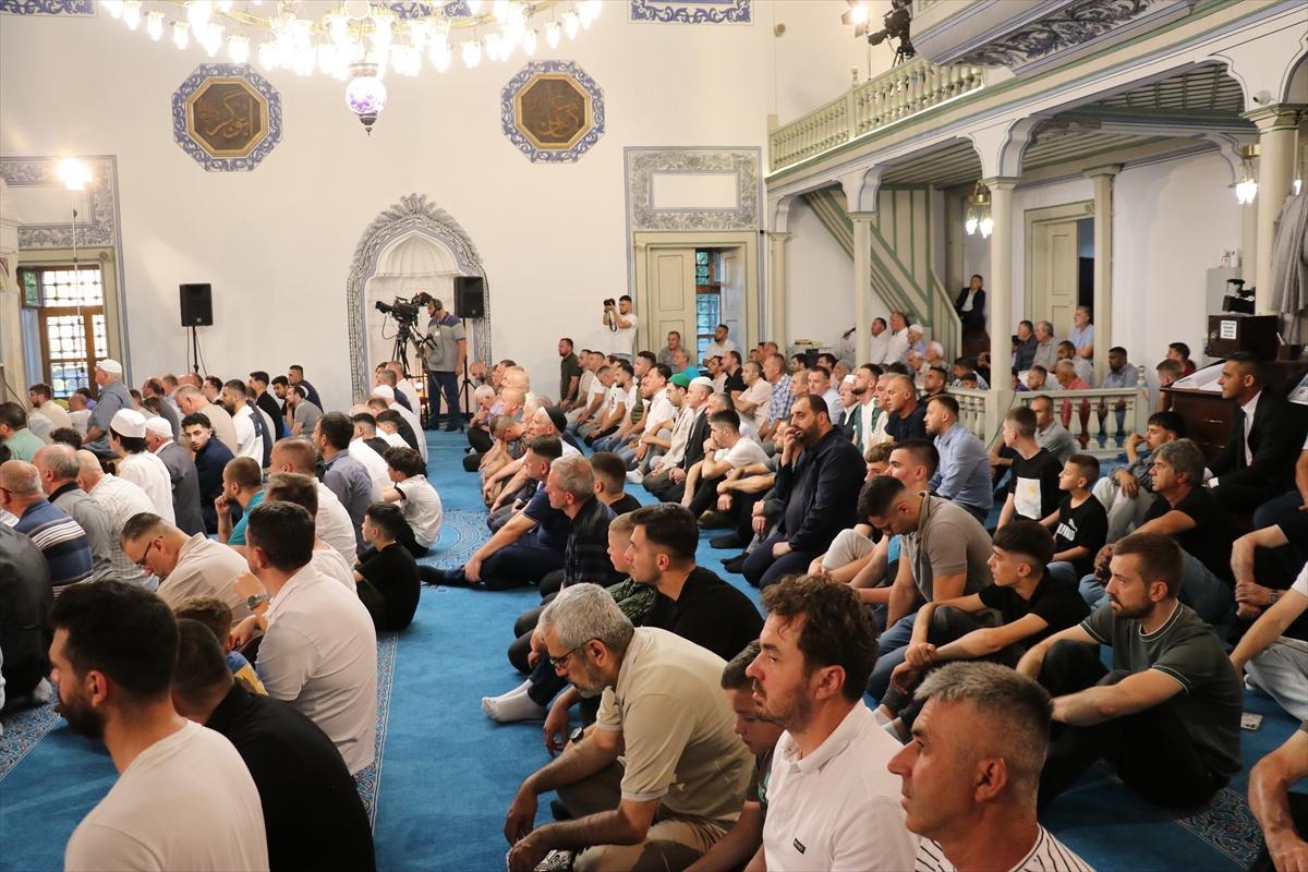 Kurban Bayramı sabahında dünyada bayram namazı