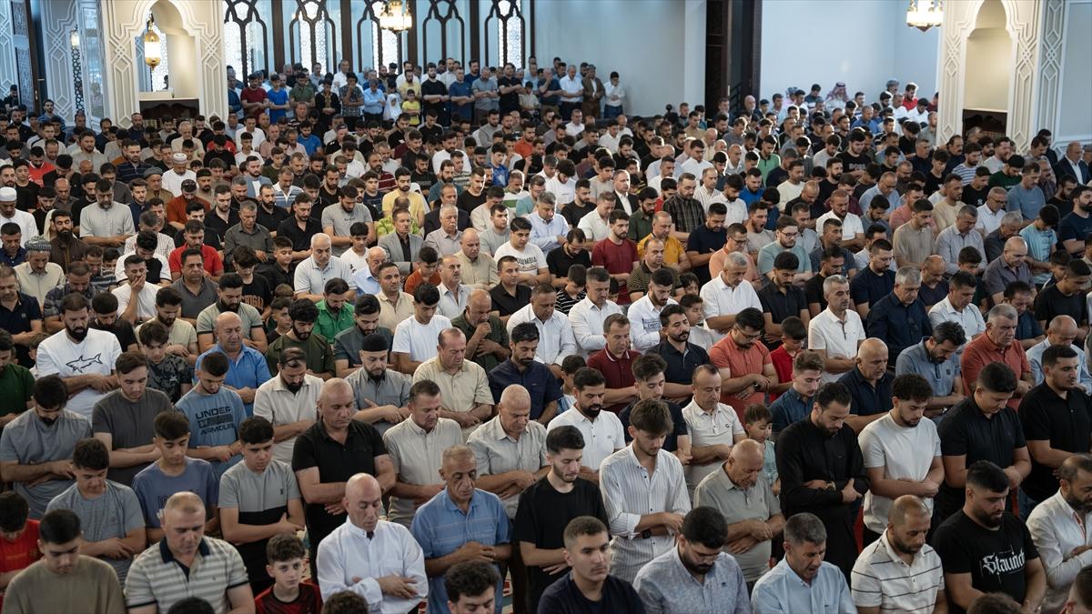 Kurban Bayramı sabahında dünyada bayram namazı