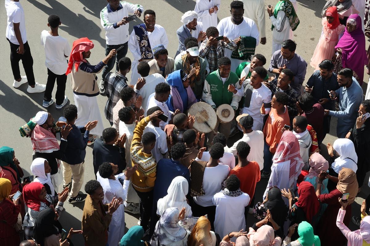 Kurban Bayramı sabahında dünyada bayram namazı
