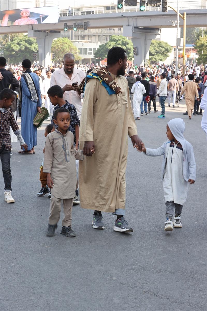Kurban Bayramı sabahında dünyada bayram namazı