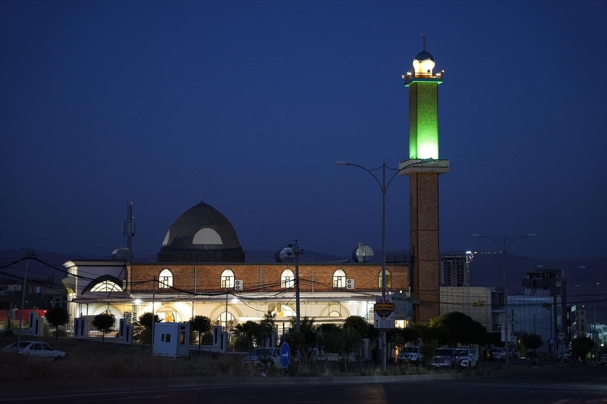 Kurban Bayramı sabahında dünyada bayram namazı