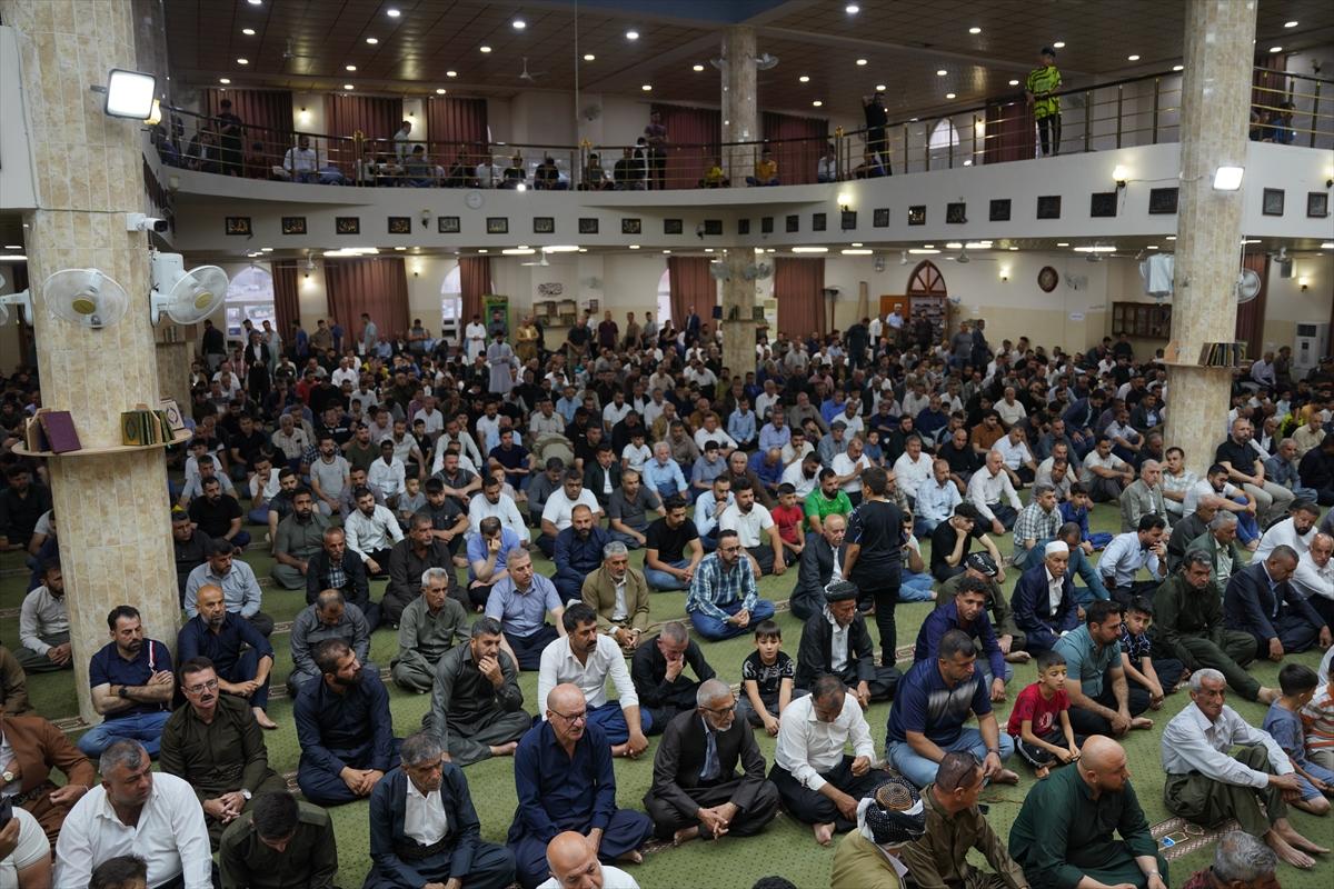 Kurban Bayramı sabahında dünyada bayram namazı