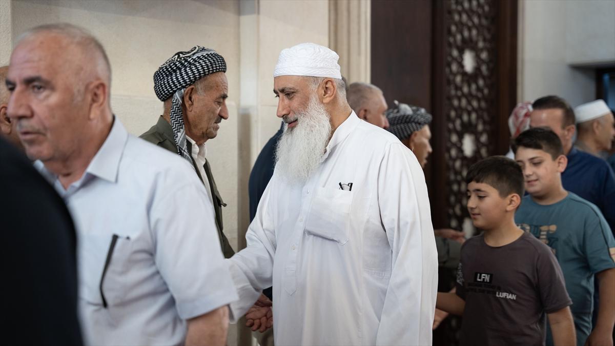 Kurban Bayramı sabahında dünyada bayram namazı