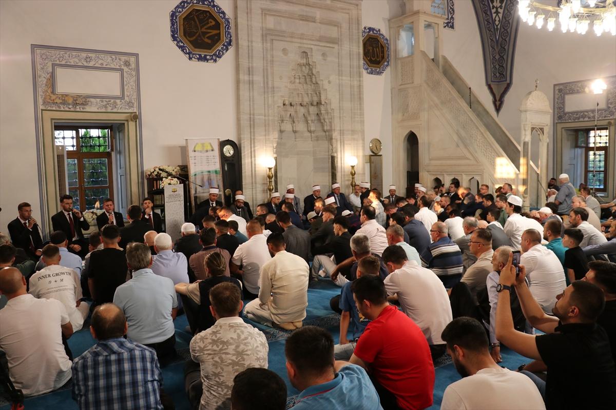 Kurban Bayramı sabahında dünyada bayram namazı