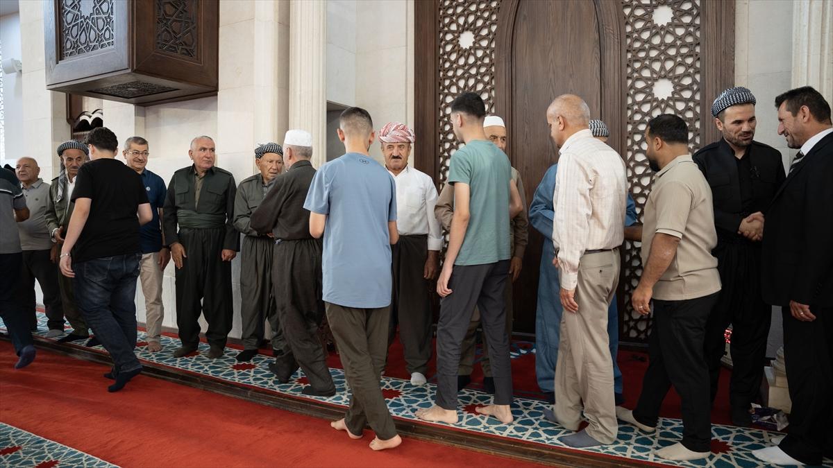 Kurban Bayramı sabahında dünyada bayram namazı