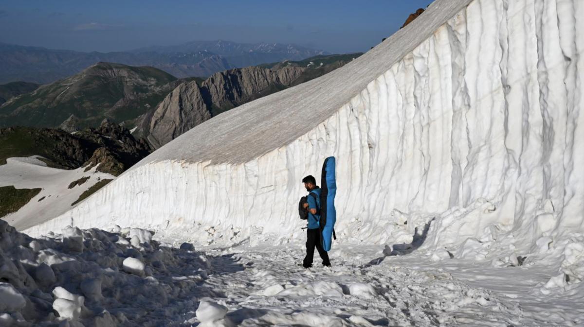 Hakkari'de adrenalin tutkunları karın keyfini çıkardı