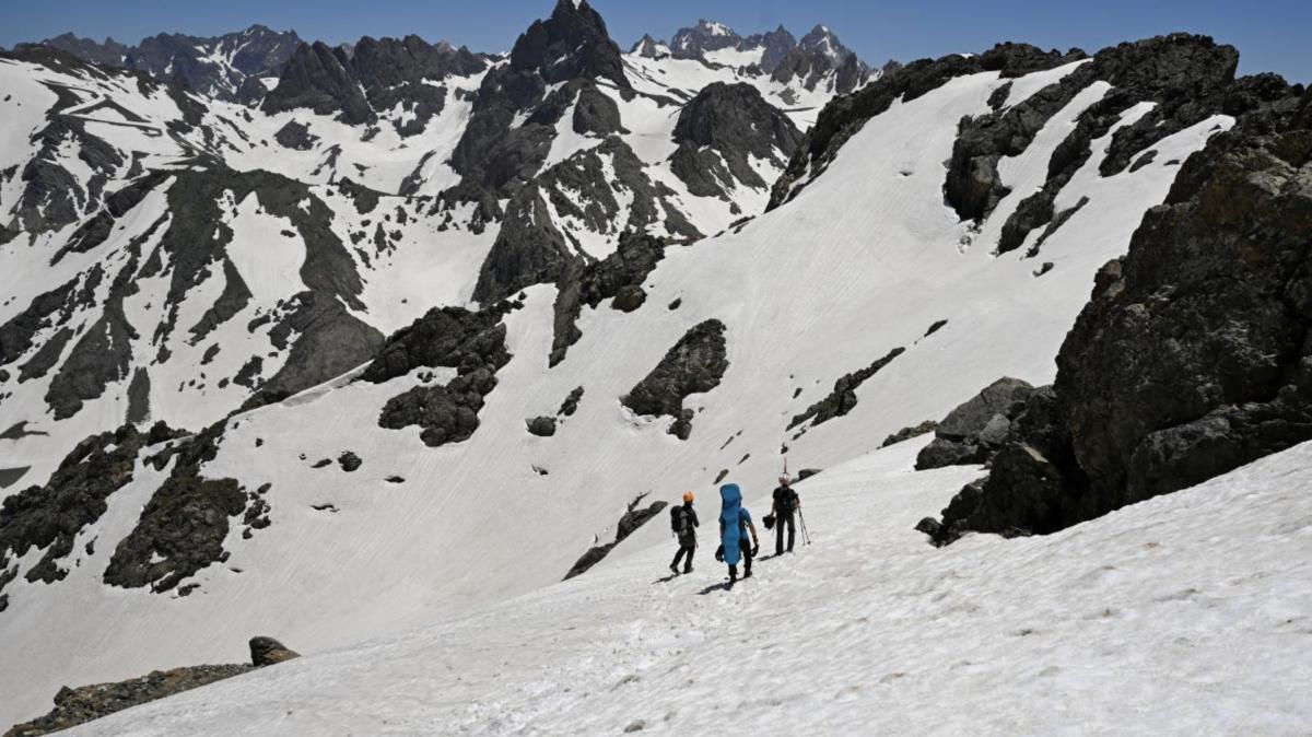 Hakkari'de adrenalin tutkunları karın keyfini çıkardı