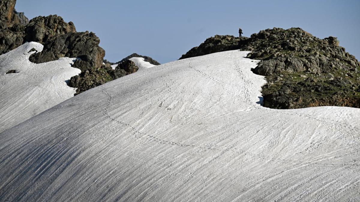 Hakkari'de adrenalin tutkunları karın keyfini çıkardı