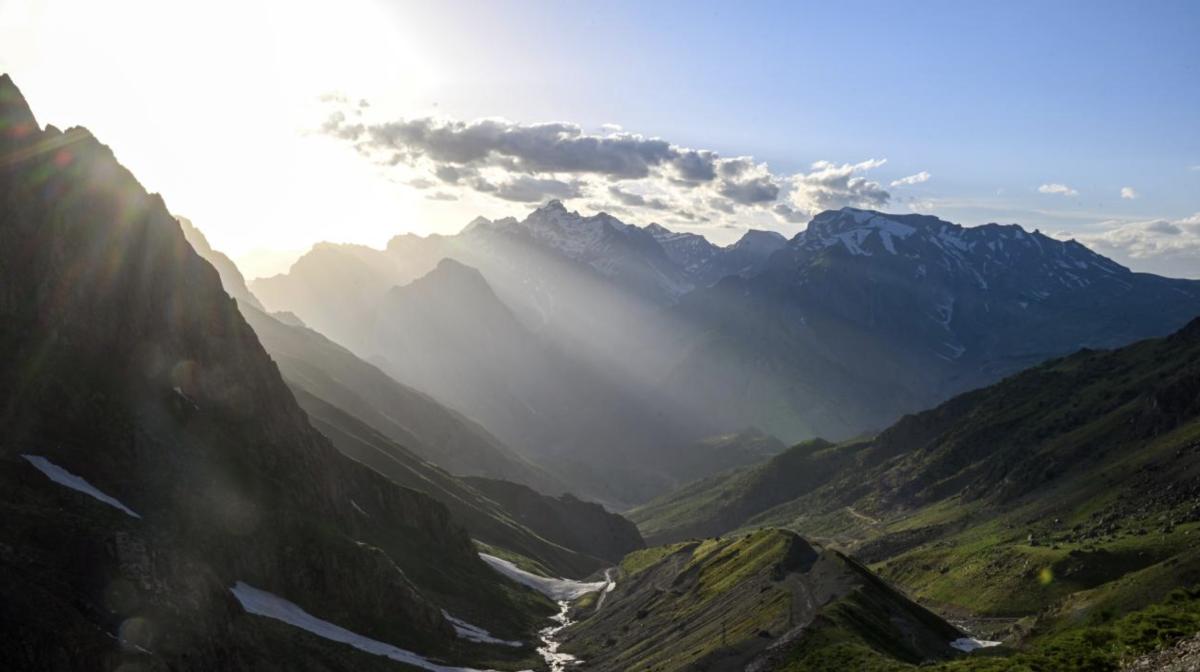 Hakkari'de adrenalin tutkunları karın keyfini çıkardı
