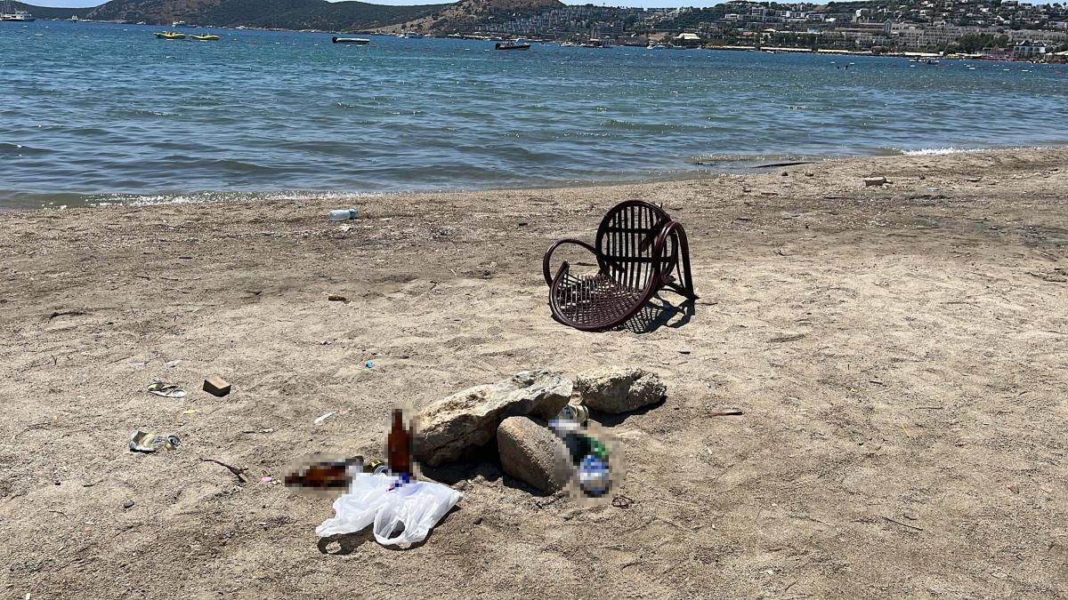 Bodrum'da tatil bitti, geriye çöpler kaldı