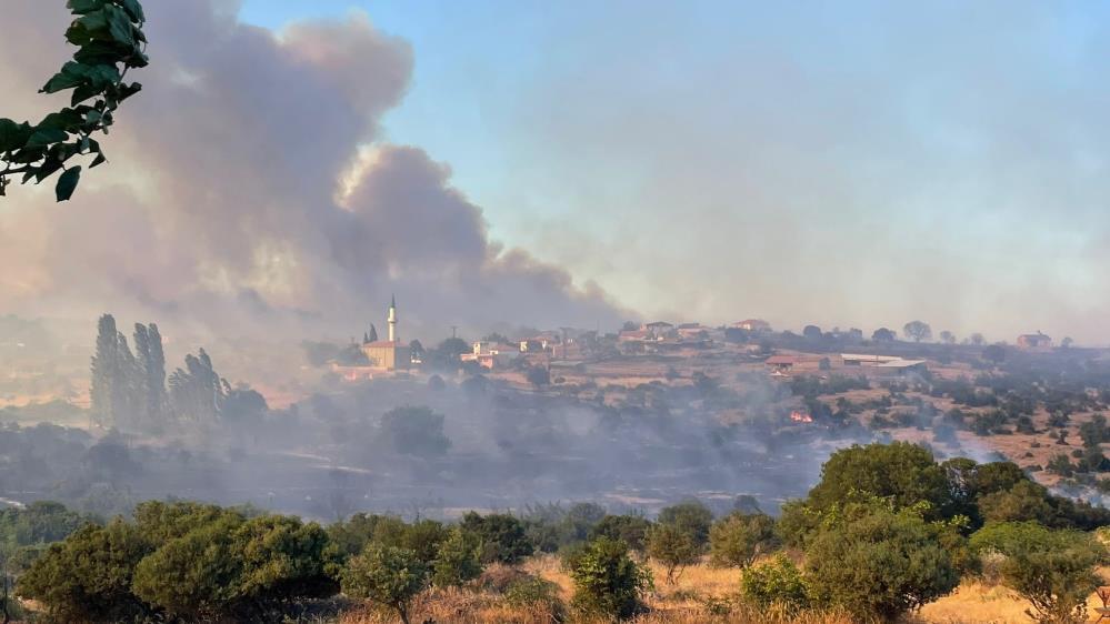 Çanakkale'de 952 futbol sahası büyüklüğünde alan yandı