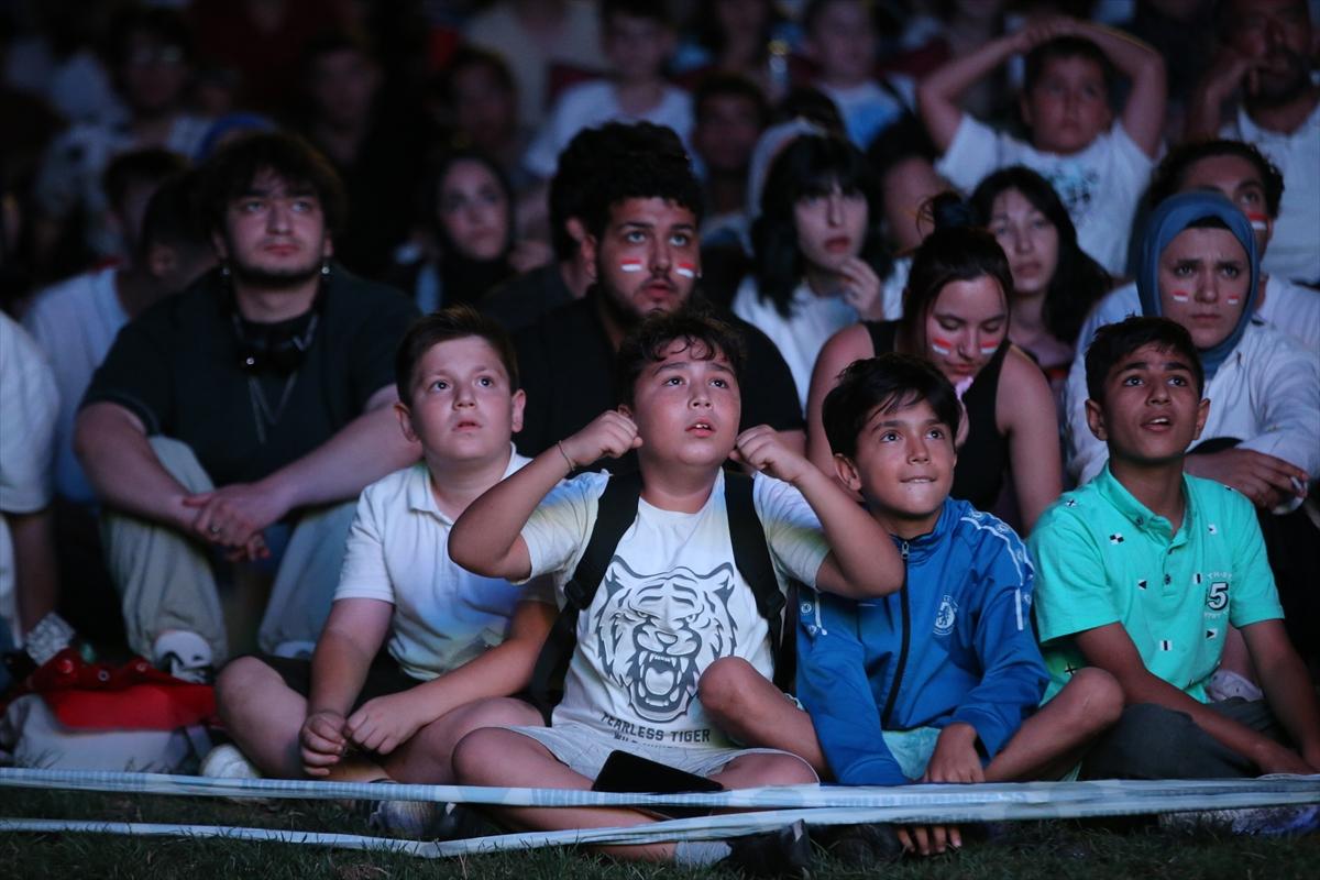 Türkiye - Avusturya maçına yoğun ilgi! Ülkemizde dev ekranlar kuruldu