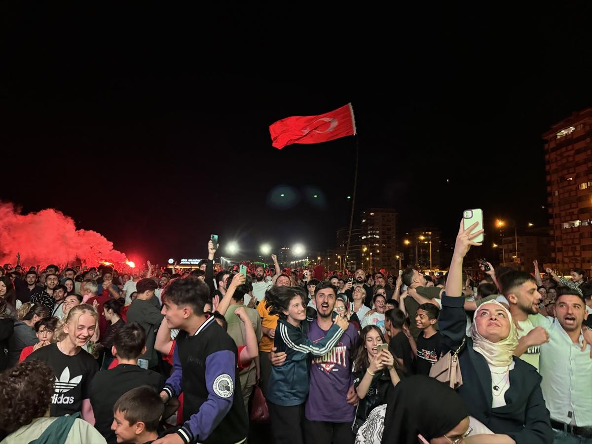 Türkiye - Avusturya maçına yoğun ilgi! Ülkemizde dev ekranlar kuruldu