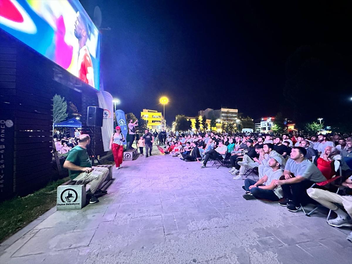 Türkiye - Avusturya maçına yoğun ilgi! Ülkemizde dev ekranlar kuruldu