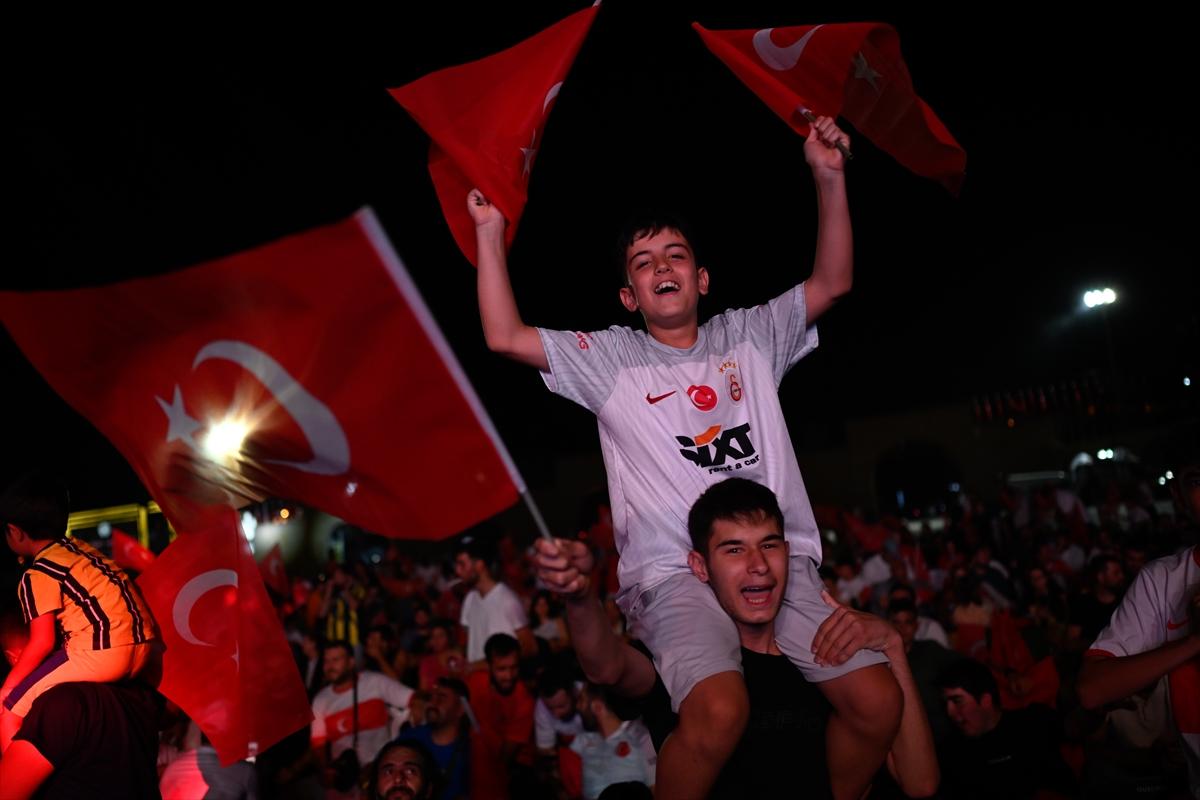 Türkiye - Avusturya maçına yoğun ilgi! Ülkemizde dev ekranlar kuruldu