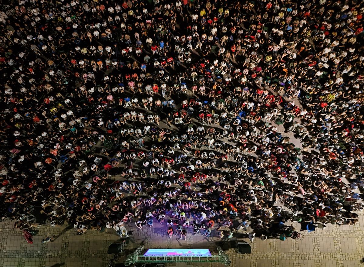 Türkiye - Avusturya maçına yoğun ilgi! Ülkemizde dev ekranlar kuruldu