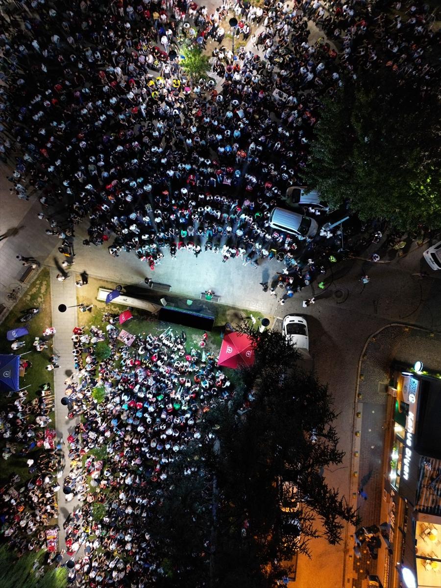 Türkiye - Avusturya maçına yoğun ilgi! Ülkemizde dev ekranlar kuruldu