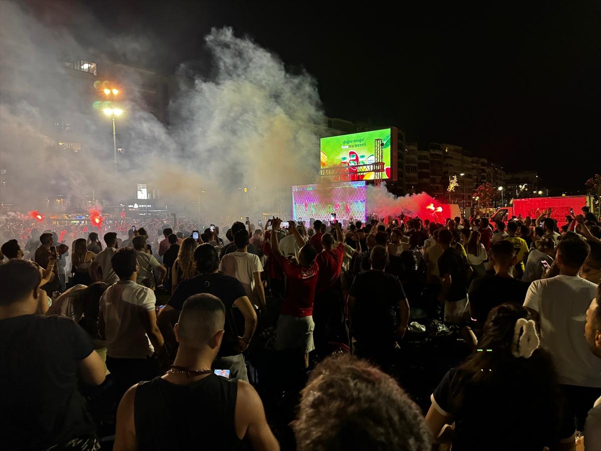 Türkiye - Avusturya maçına yoğun ilgi! Ülkemizde dev ekranlar kuruldu