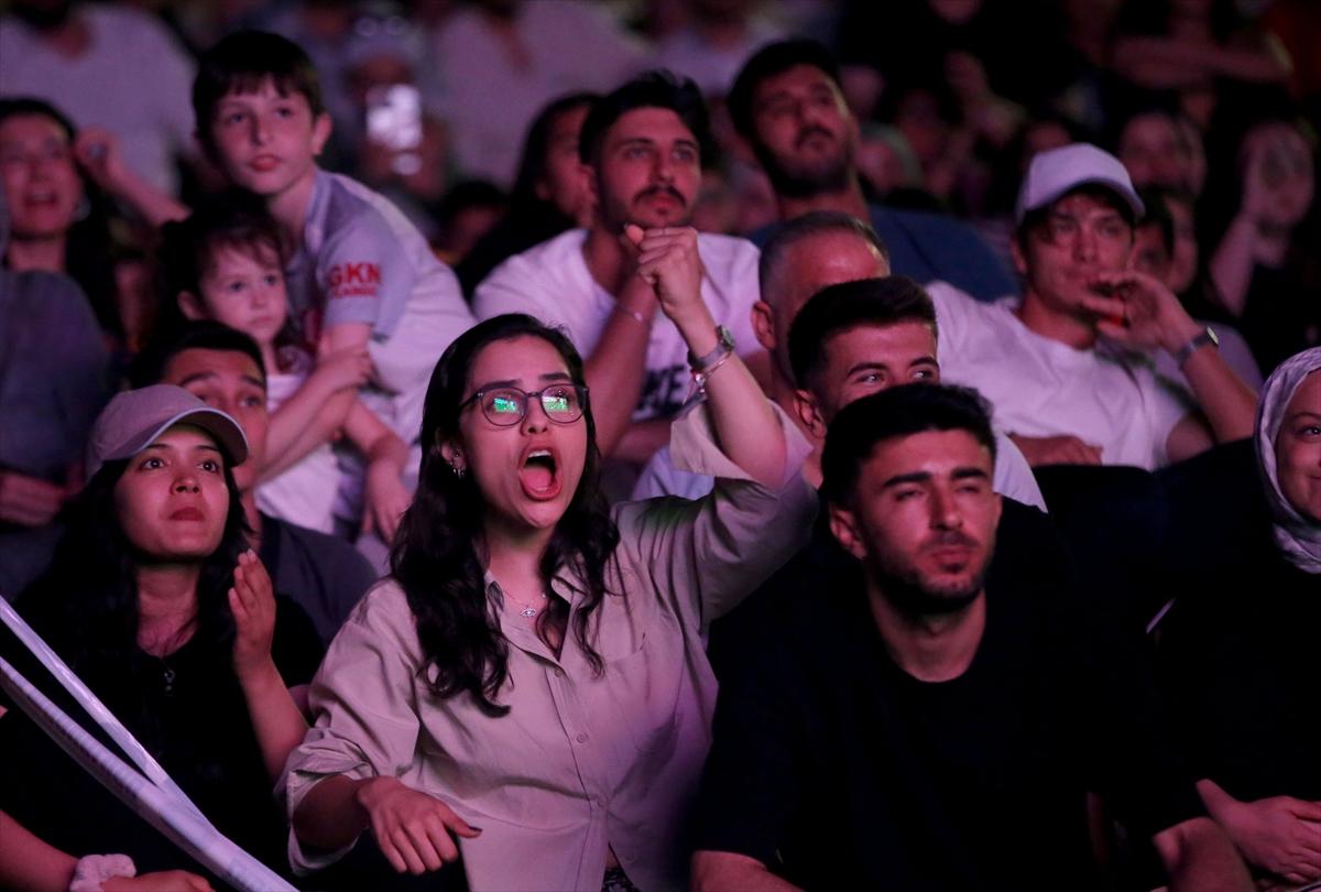 Türkiye - Avusturya maçına yoğun ilgi! Ülkemizde dev ekranlar kuruldu