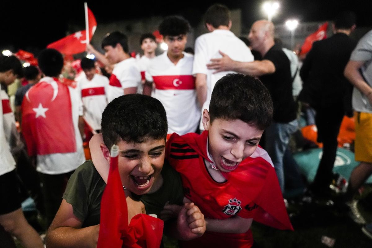 Türkiye - Avusturya maçına yoğun ilgi! Ülkemizde dev ekranlar kuruldu