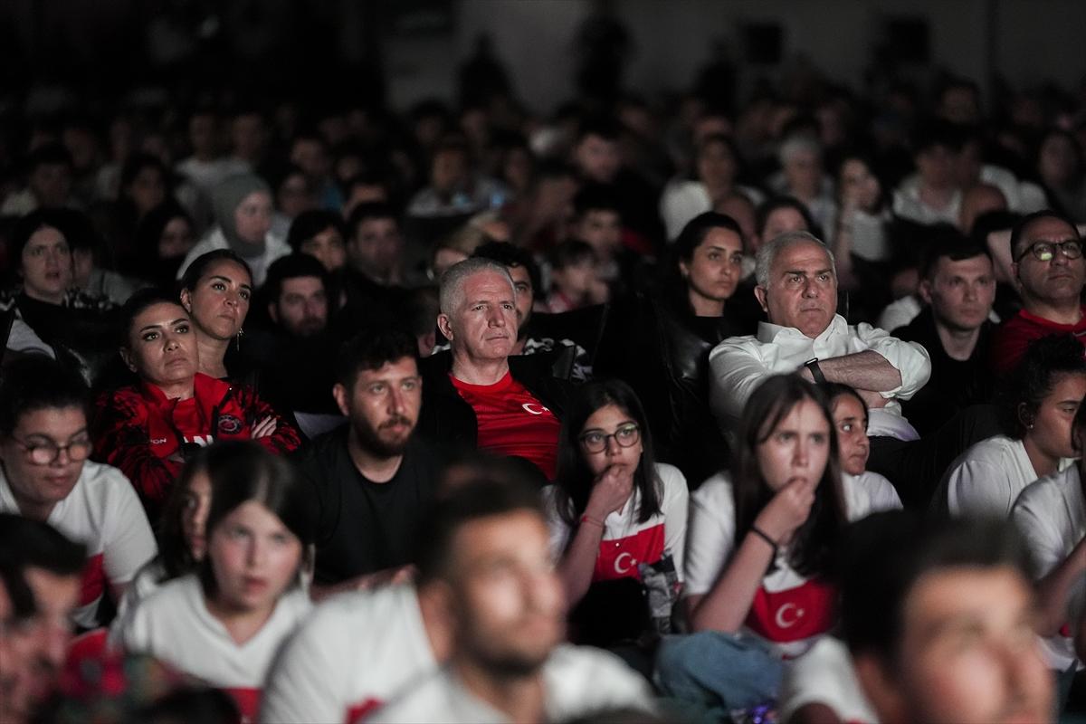 Türkiye - Avusturya maçına yoğun ilgi! Ülkemizde dev ekranlar kuruldu