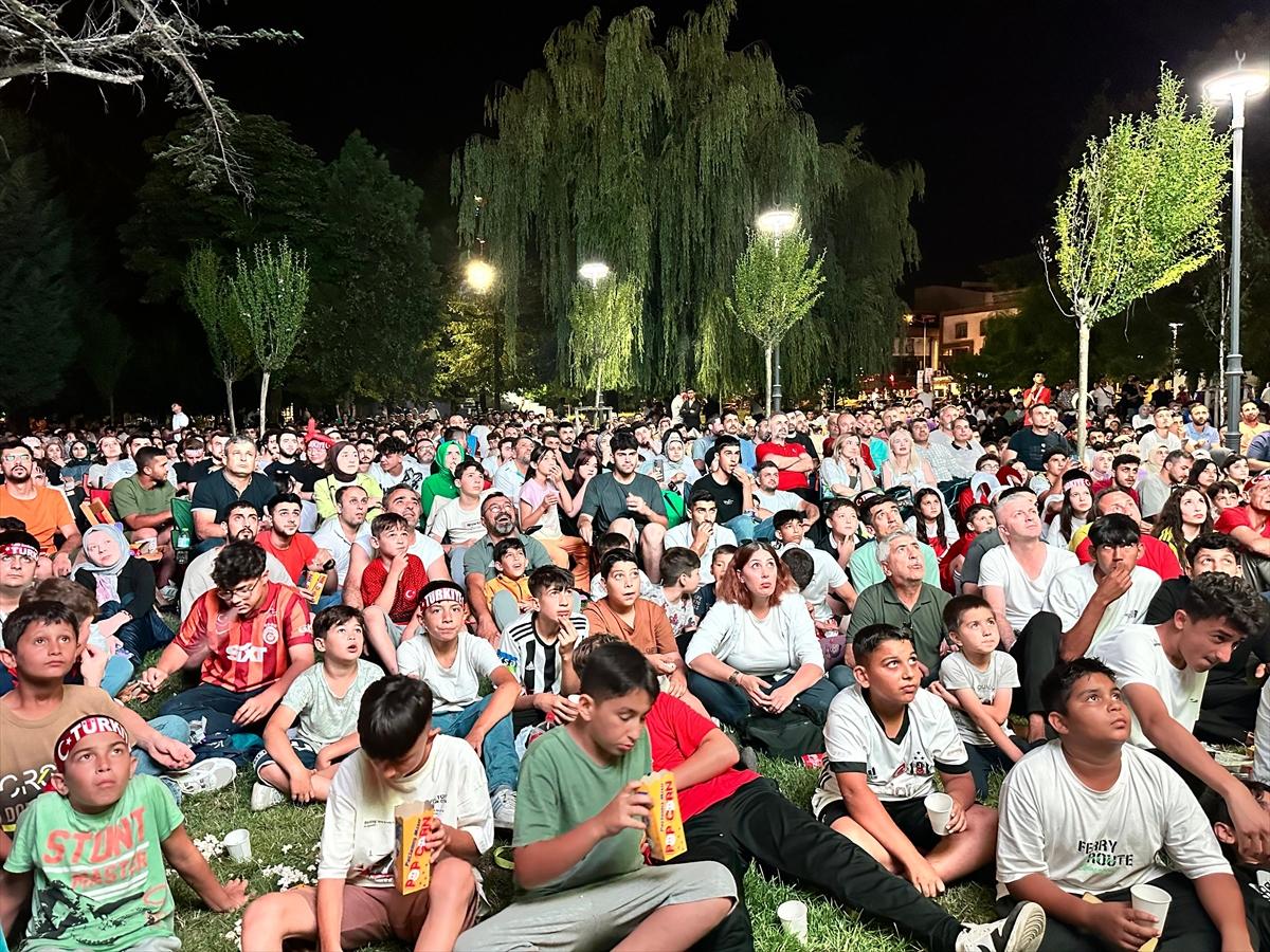 Türkiye - Avusturya maçına yoğun ilgi! Ülkemizde dev ekranlar kuruldu