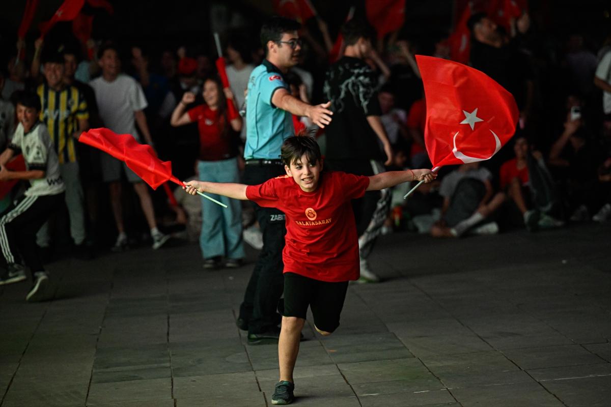 Türkiye - Avusturya maçına yoğun ilgi! Ülkemizde dev ekranlar kuruldu