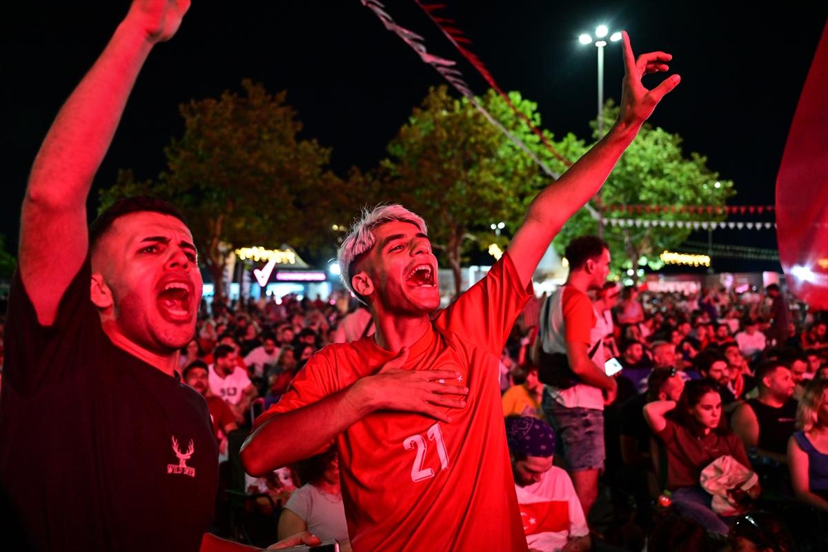 Türkiye - Avusturya maçına yoğun ilgi! Ülkemizde dev ekranlar kuruldu