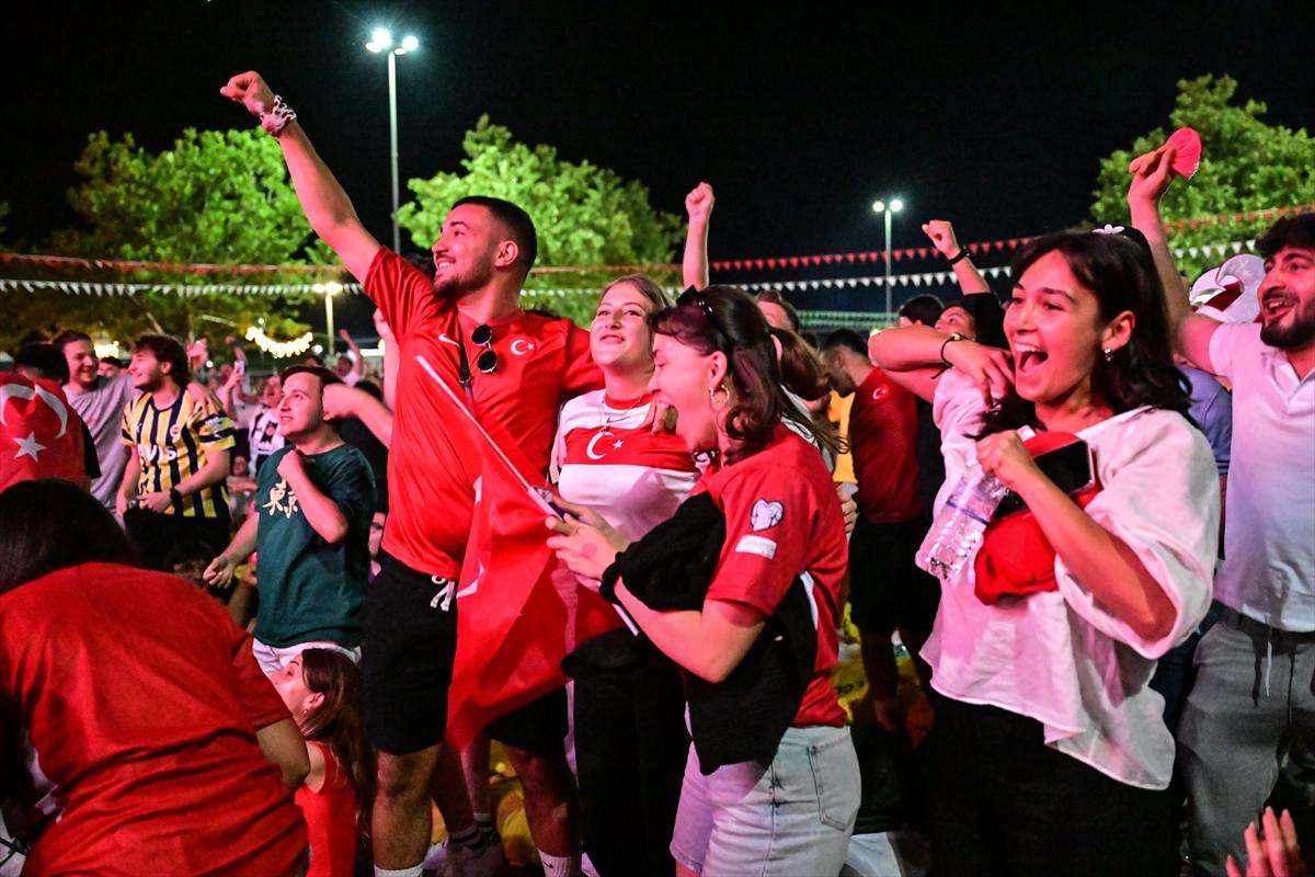 Türkiye - Avusturya maçına yoğun ilgi! Ülkemizde dev ekranlar kuruldu