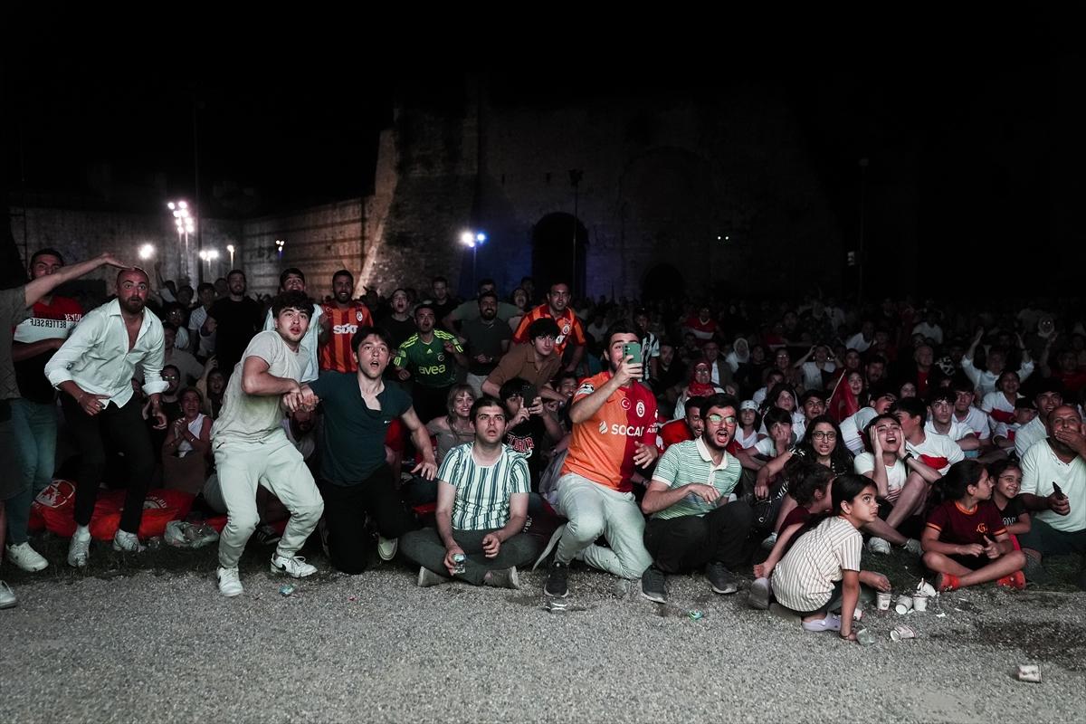 Türkiye - Avusturya maçına yoğun ilgi! Ülkemizde dev ekranlar kuruldu