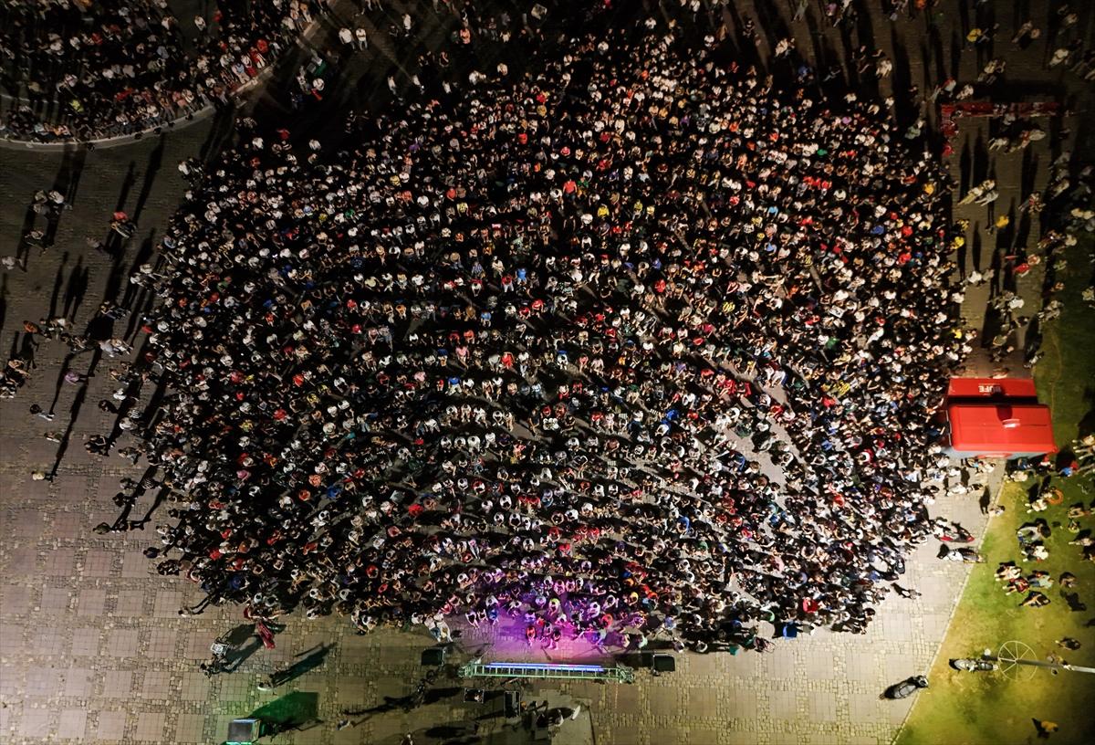 Türkiye - Avusturya maçına yoğun ilgi! Ülkemizde dev ekranlar kuruldu