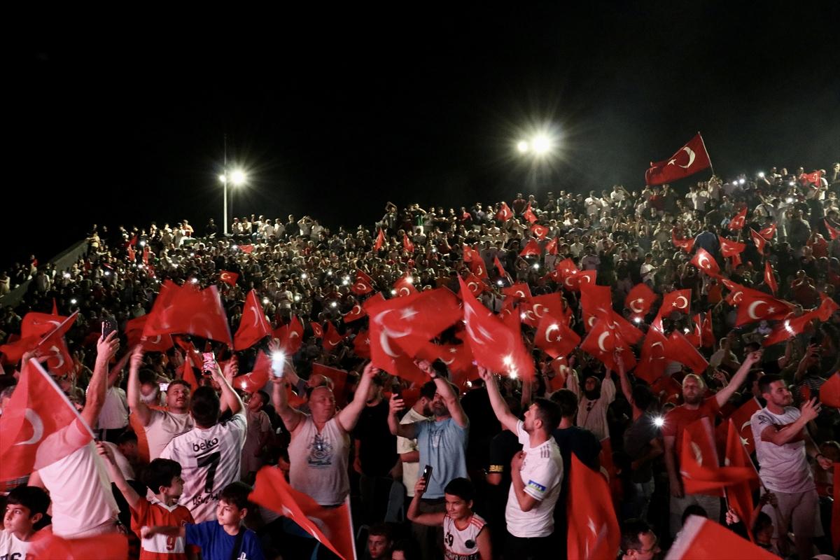 Türkiye - Avusturya maçına yoğun ilgi! Ülkemizde dev ekranlar kuruldu