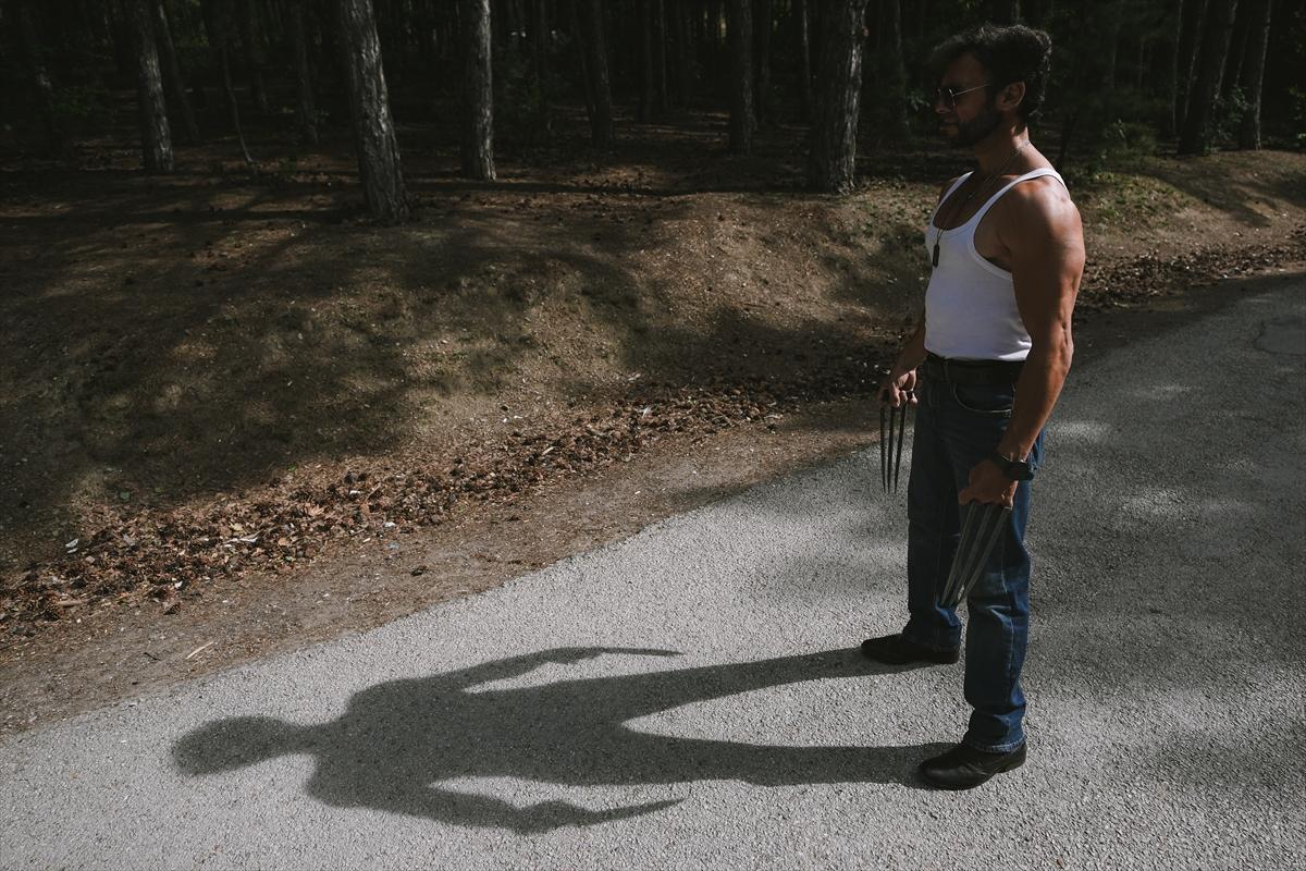 Adanalı Wolverine, pozlarıyla film sahnelerini aratmıyor