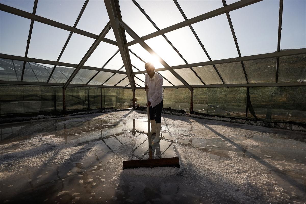 Tuz üreticilerinin hasat mesaisi