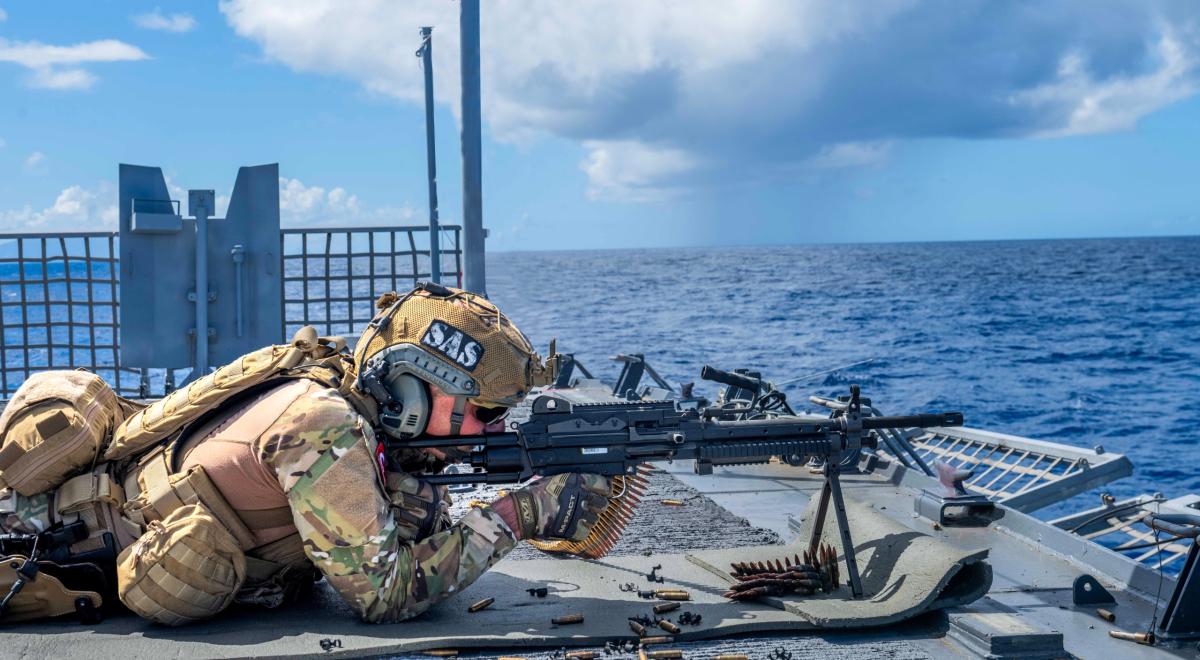 TCG KINALIADA gemisinde askerlerimizden nefes kesen eğitim görüntüleri