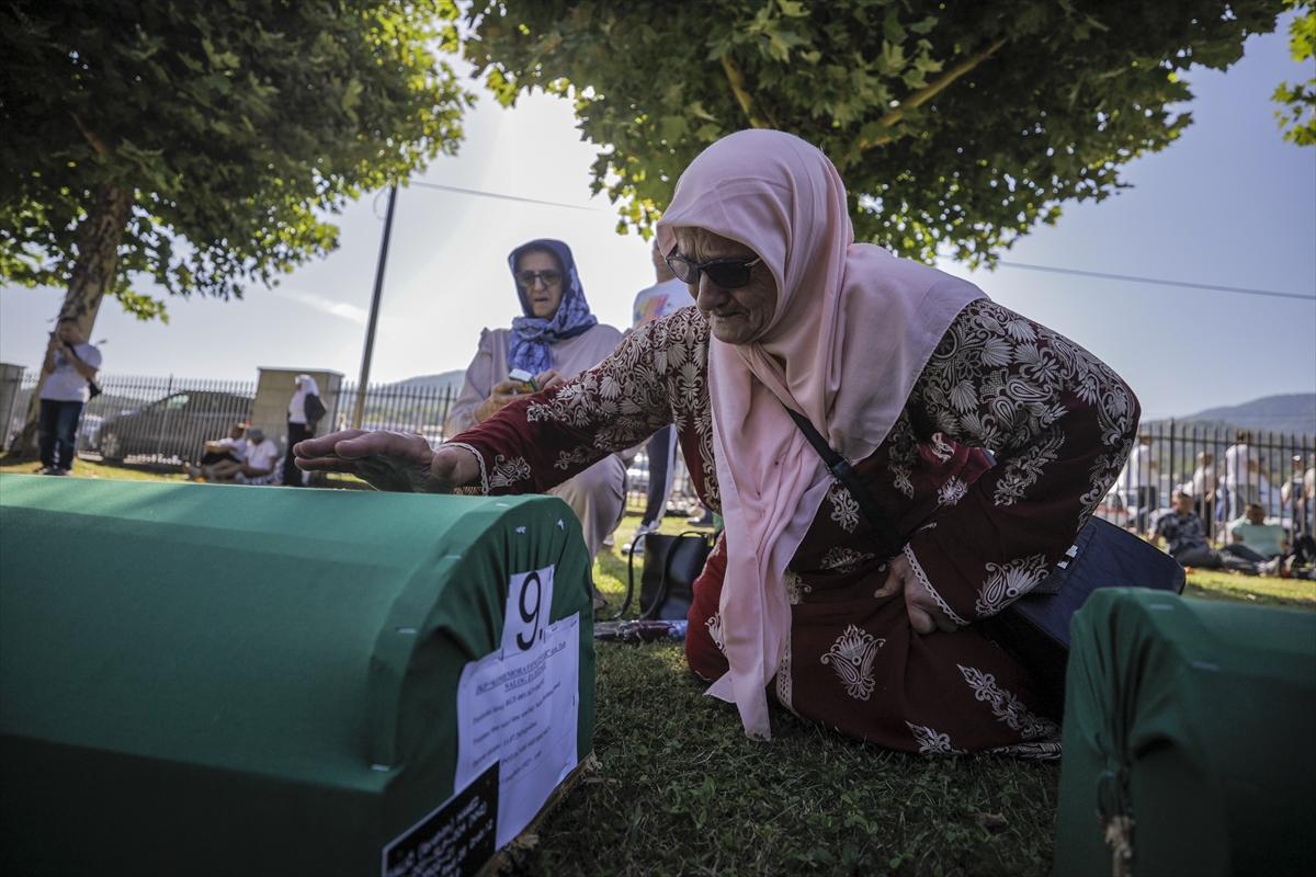 Srebrenitsa Katliamı'nın 29. yıldönümü