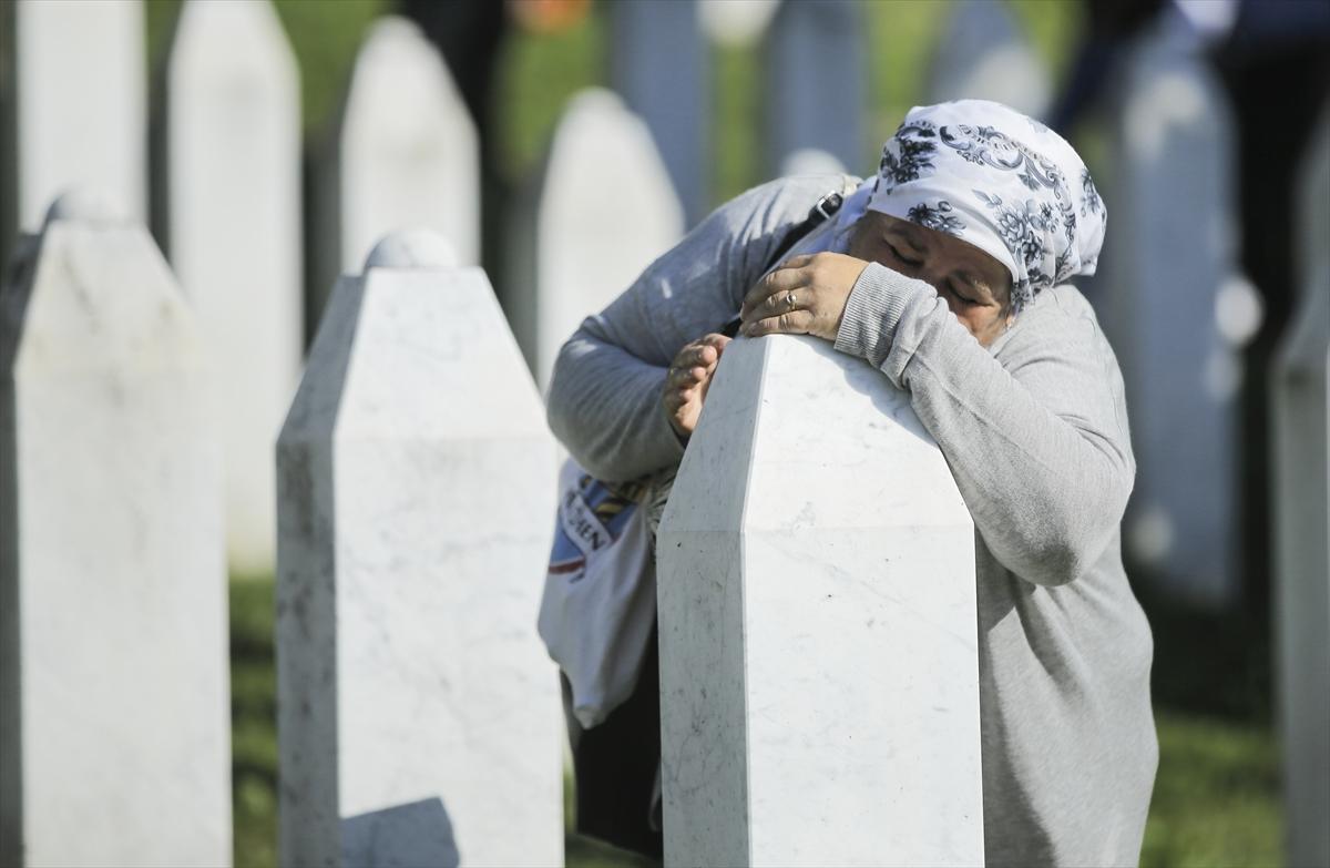 Srebrenitsa Katliamı'nın 29. yıldönümü