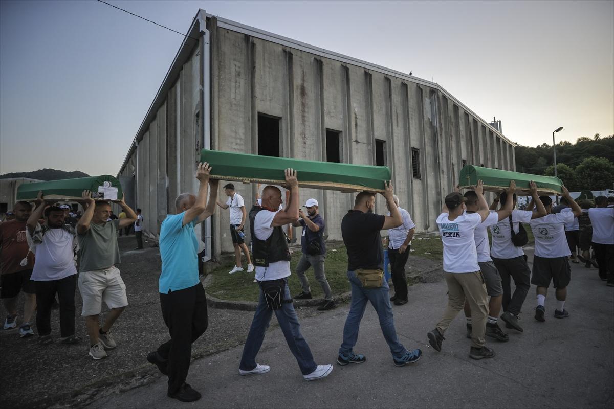 Srebrenitsa Katliamı'nın 29. yıldönümü