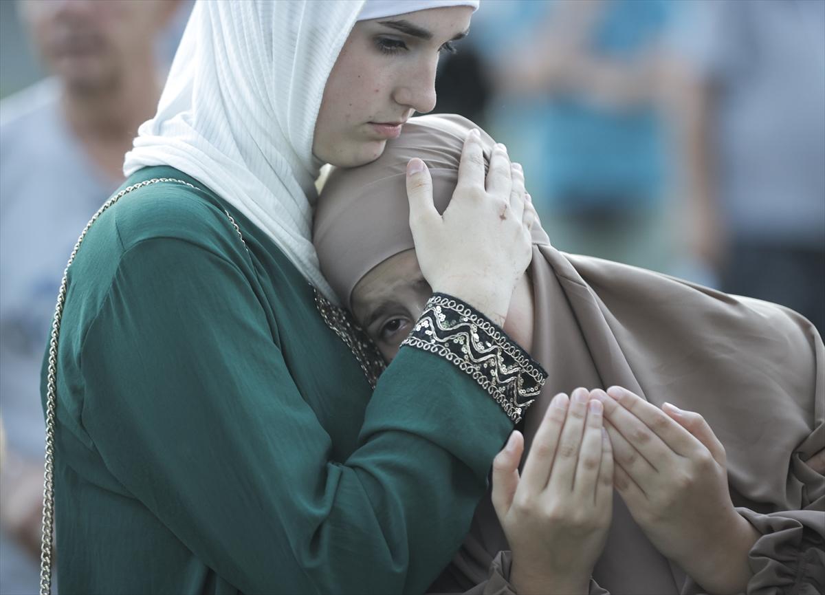 Srebrenitsa Katliamı'nın 29. yıldönümü