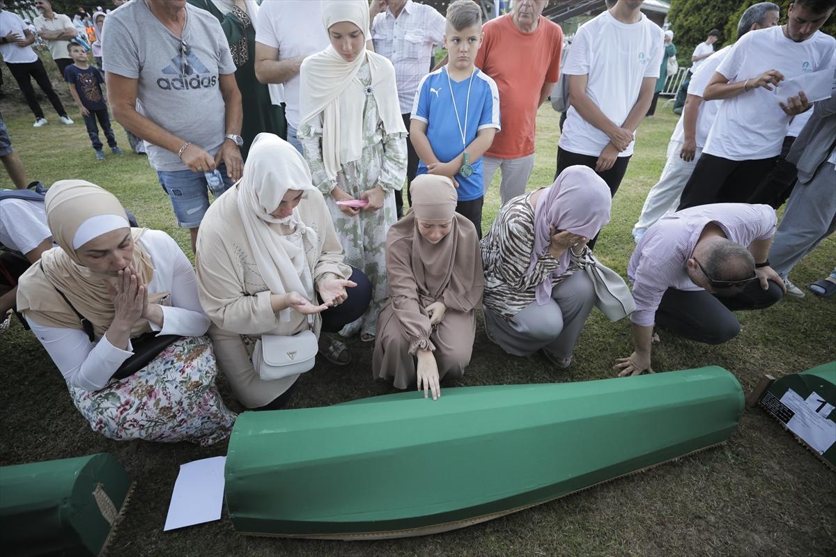 Srebrenitsa Katliamı'nın 29. yıldönümü