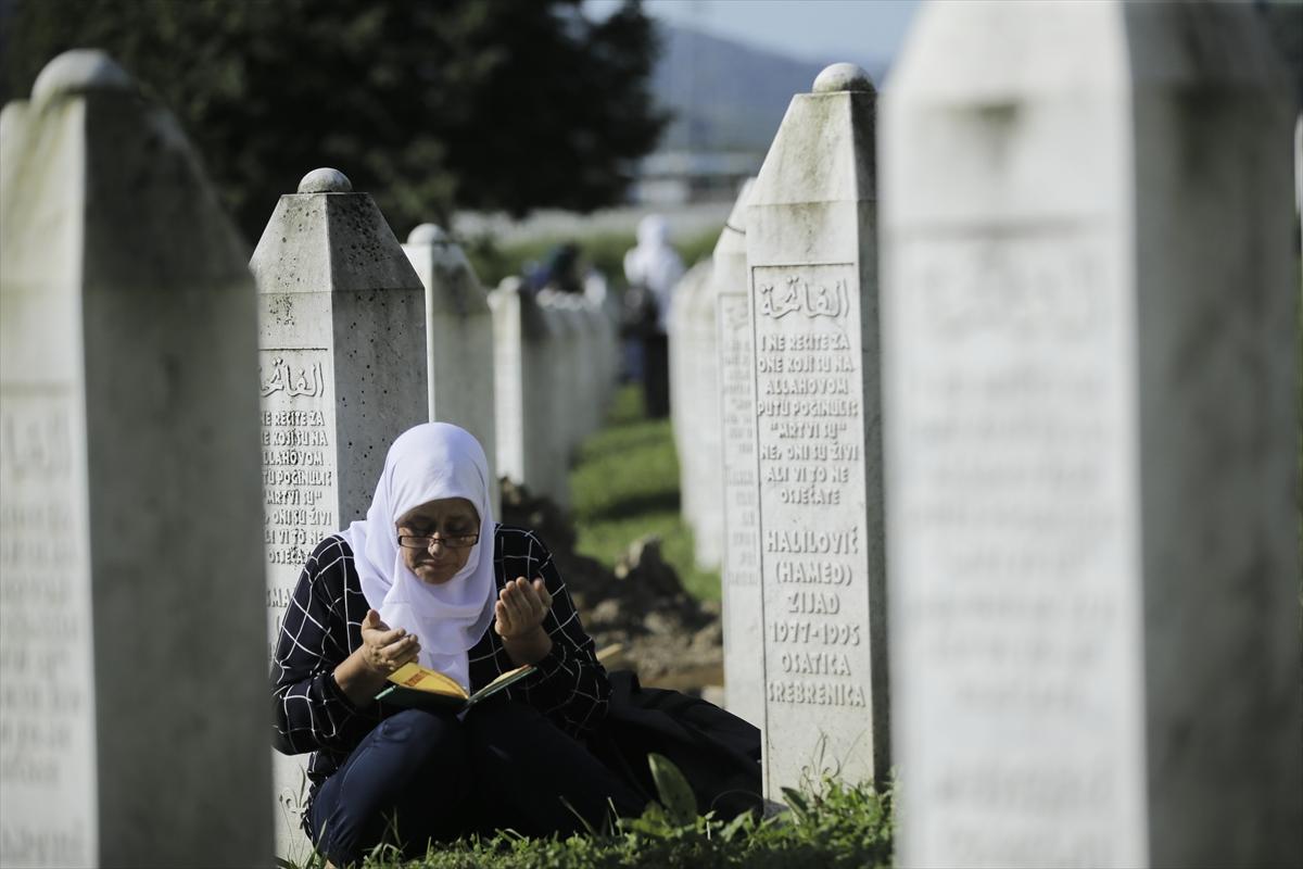 Srebrenitsa Katliamı'nın 29. yıldönümü