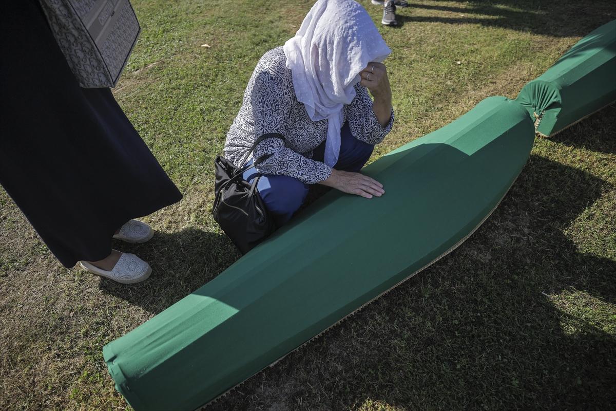 Srebrenitsa Katliamı'nın 29. yıldönümü