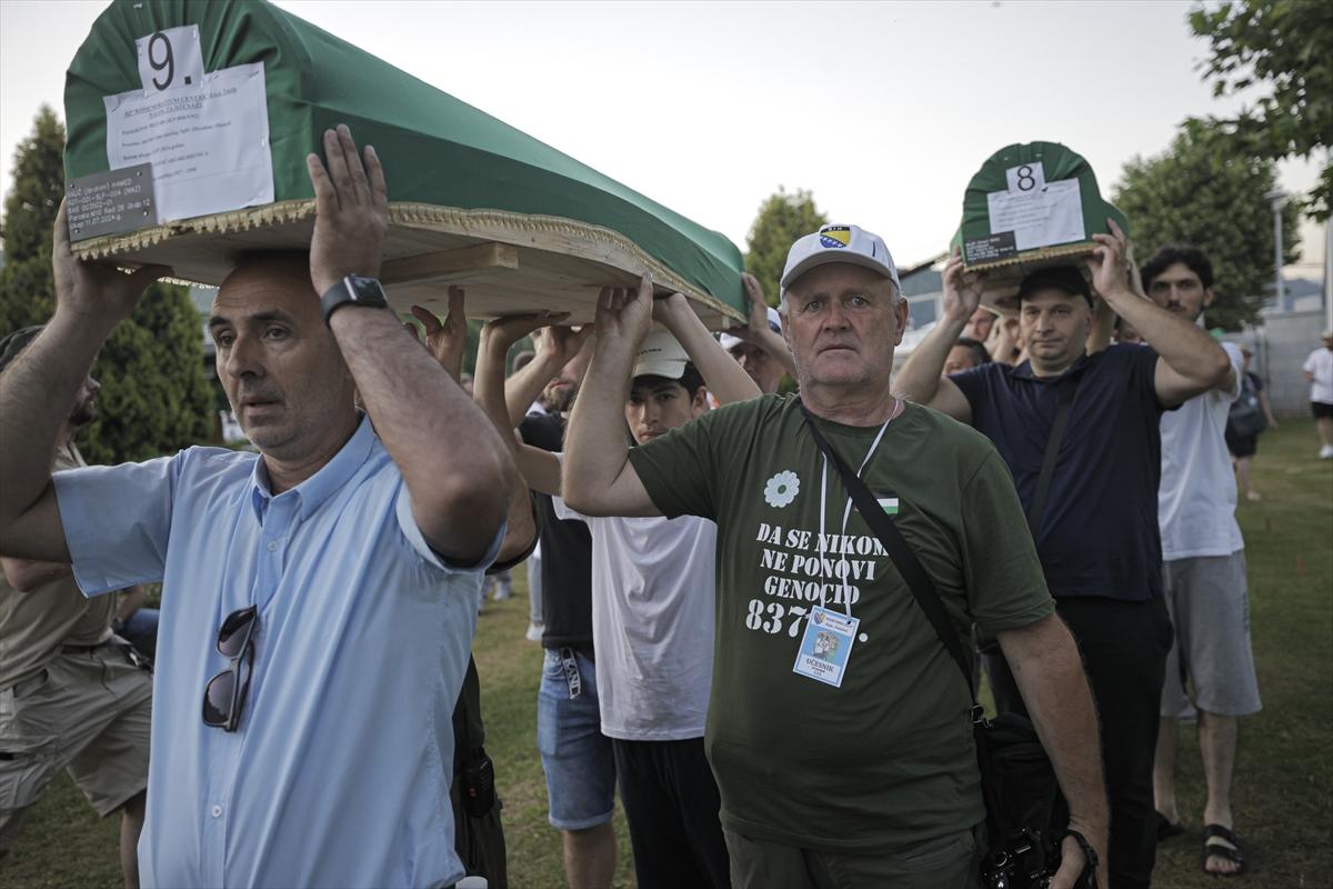 Srebrenitsa Katliamı'nın 29. yıldönümü