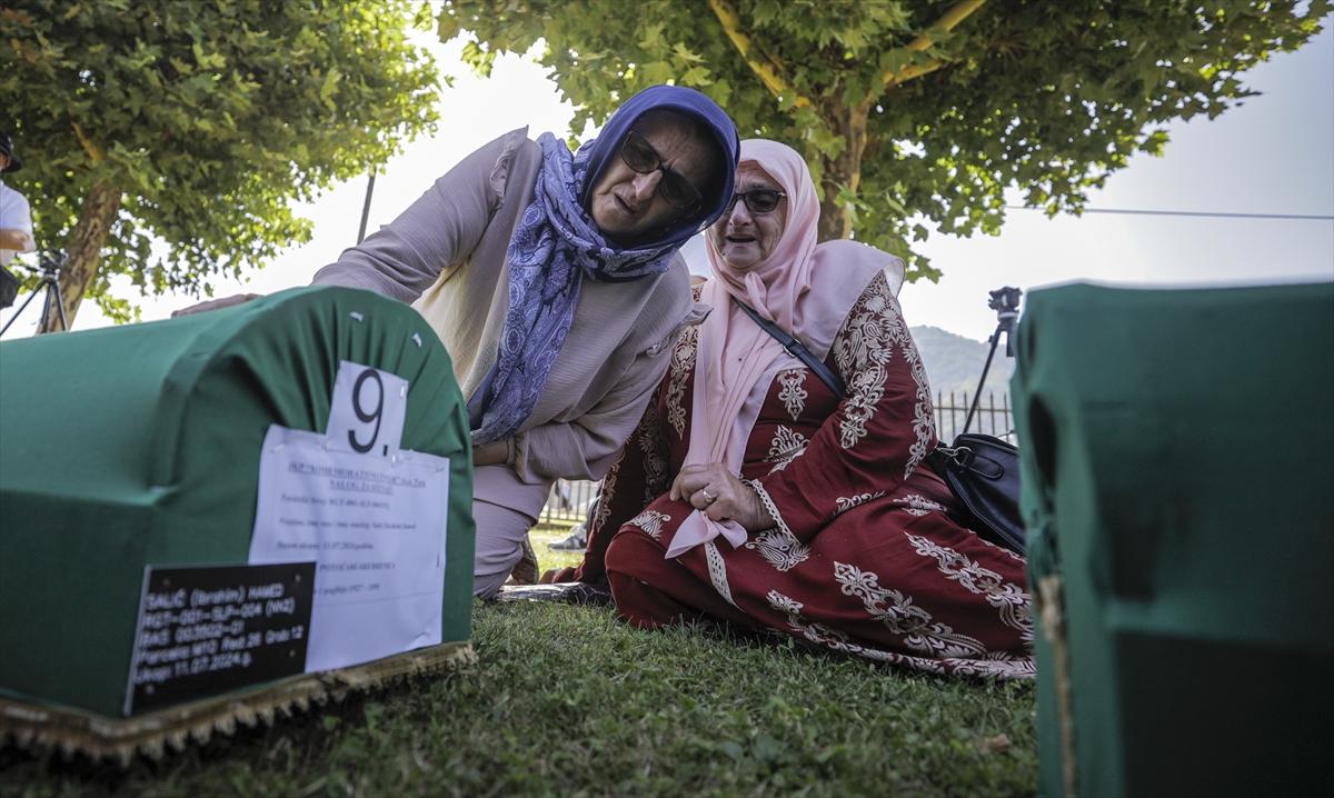 Srebrenitsa Katliamı'nın 29. yıldönümü