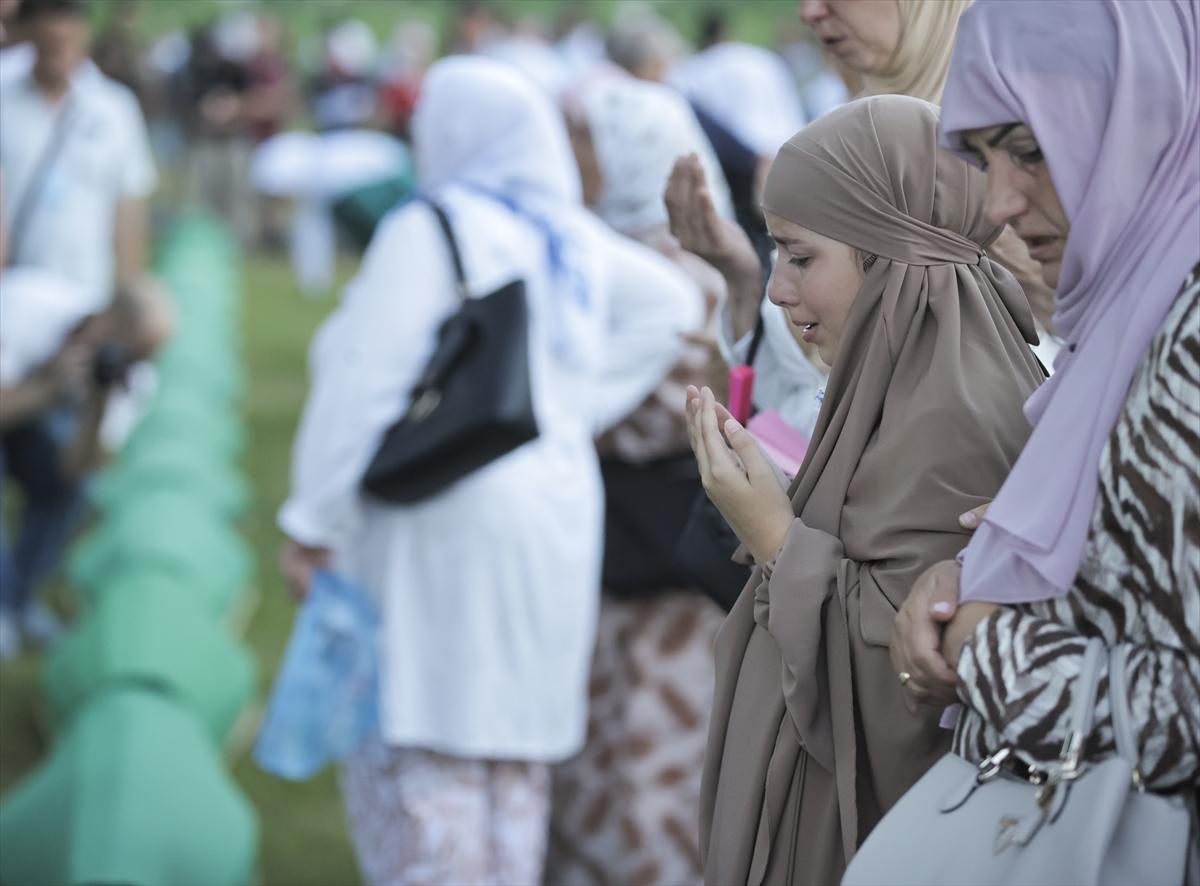Srebrenitsa Katliamı'nın 29. yıldönümü