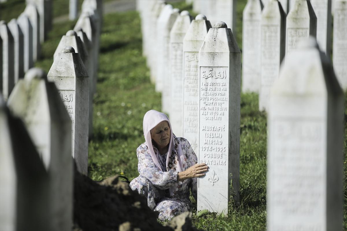Srebrenitsa Katliamı'nın 29. yıldönümü