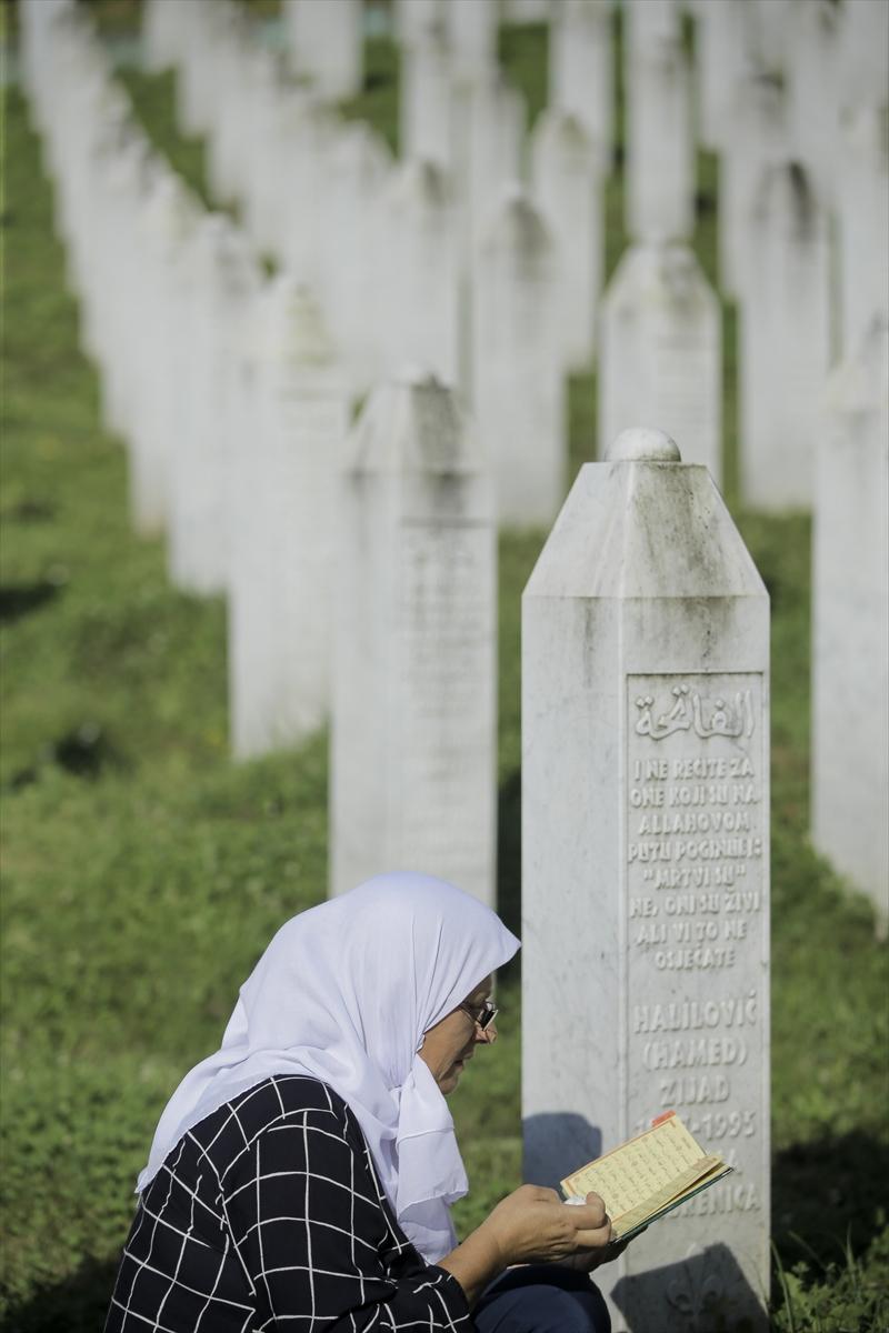 Srebrenitsa Katliamı'nın 29. yıldönümü